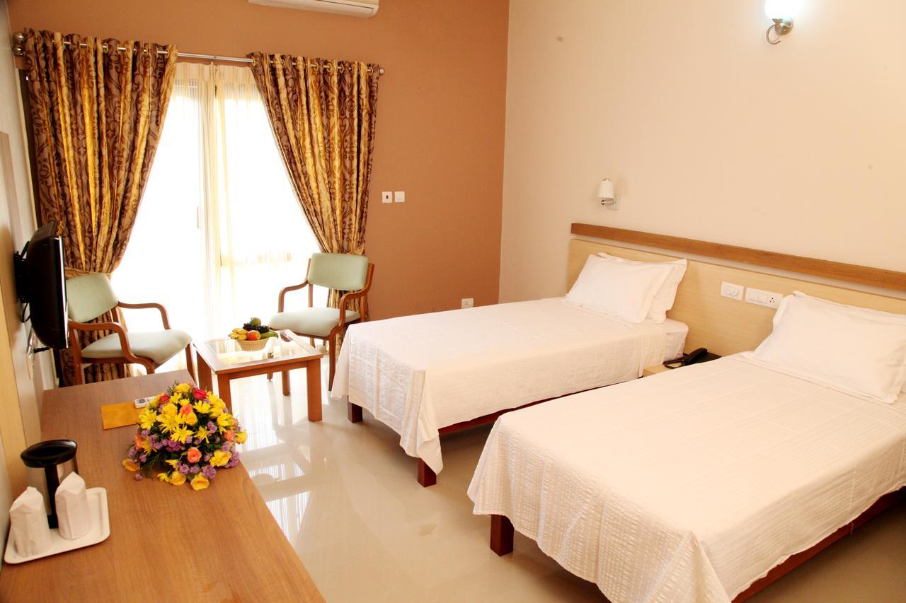Hotel Polariz Parassinikkadavu Εξωτερικό φωτογραφία