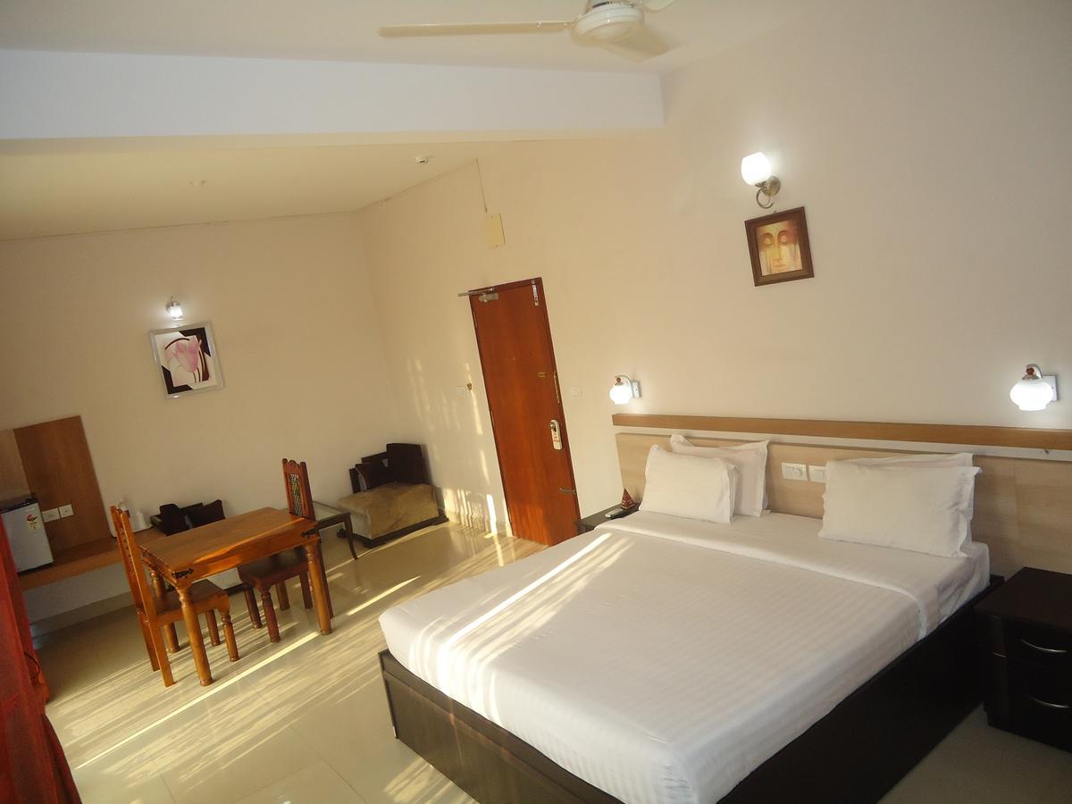 Hotel Polariz Parassinikkadavu Δωμάτιο φωτογραφία