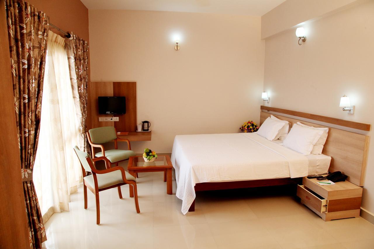 Hotel Polariz Parassinikkadavu Εξωτερικό φωτογραφία